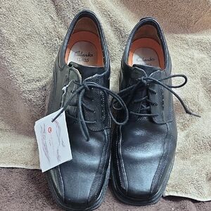 Clarks Men's Classic‎ Black Oxfords